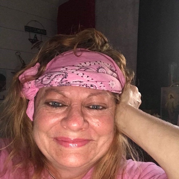 Meet your Posher, Ronda - Picture 4 of 5